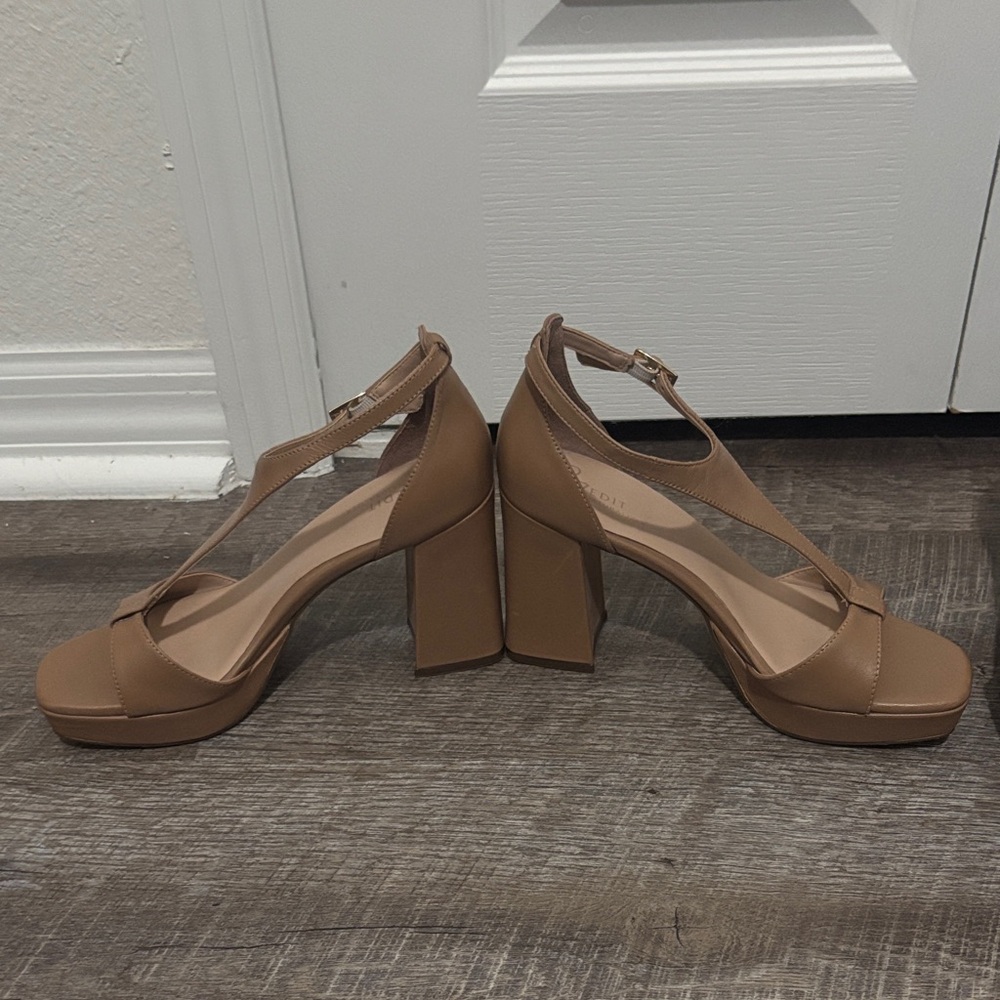 Elegant Tan and Black Women's Heels - Picture 2 of 9